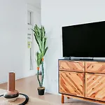 - Le Quai 06 Apartment *