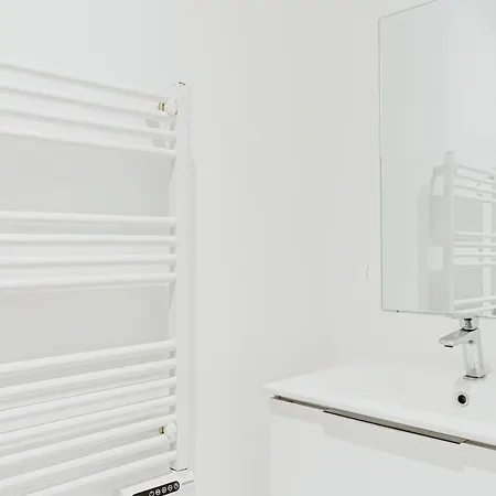 - Le Quai 06 Apartment *